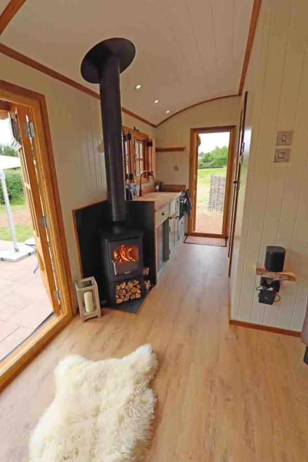 Black Mountain Bespoke Breaks Brecon Exterior foto